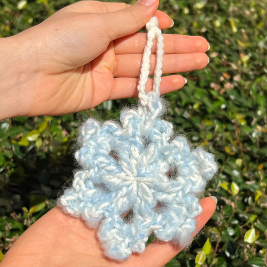 *Fluffy Snowflake Ornament